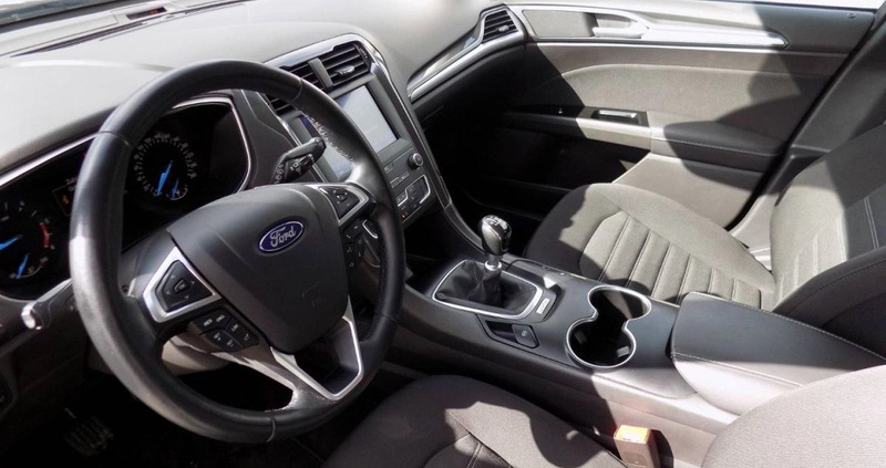 Ford Mondeo cena 88888 przebieg: 59700, rok produkcji 2020 z Szczecin małe 704